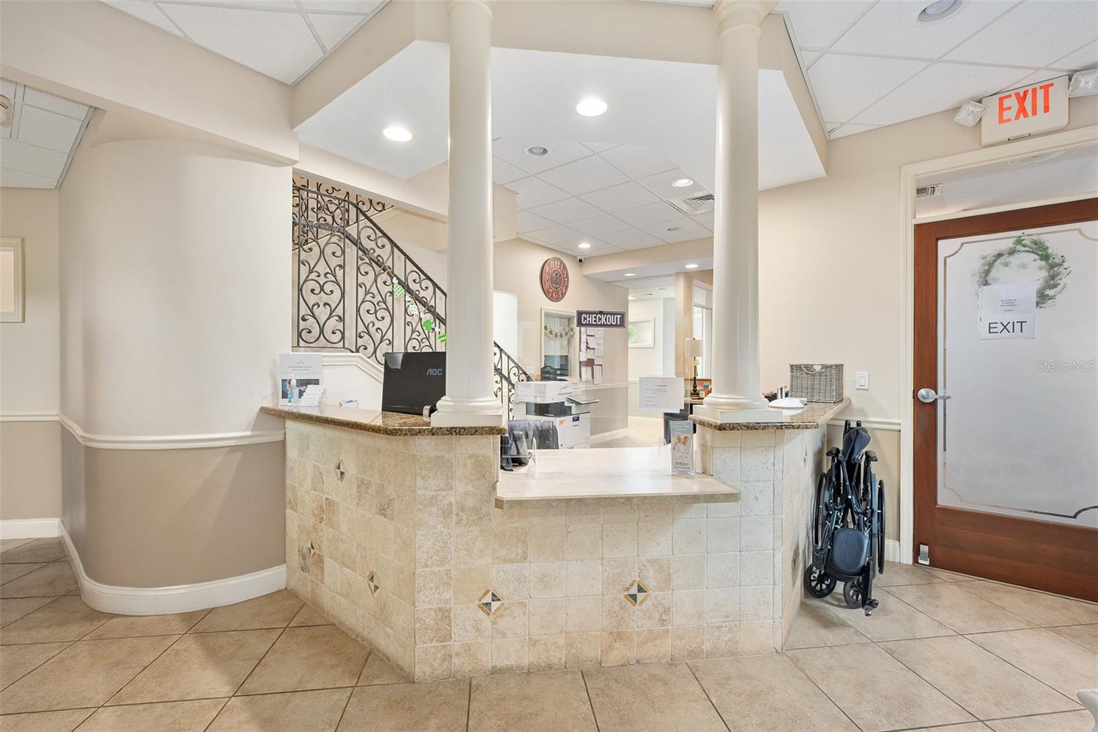LAKESIDE PROFESSIONAL CENTER - Commercial Sale