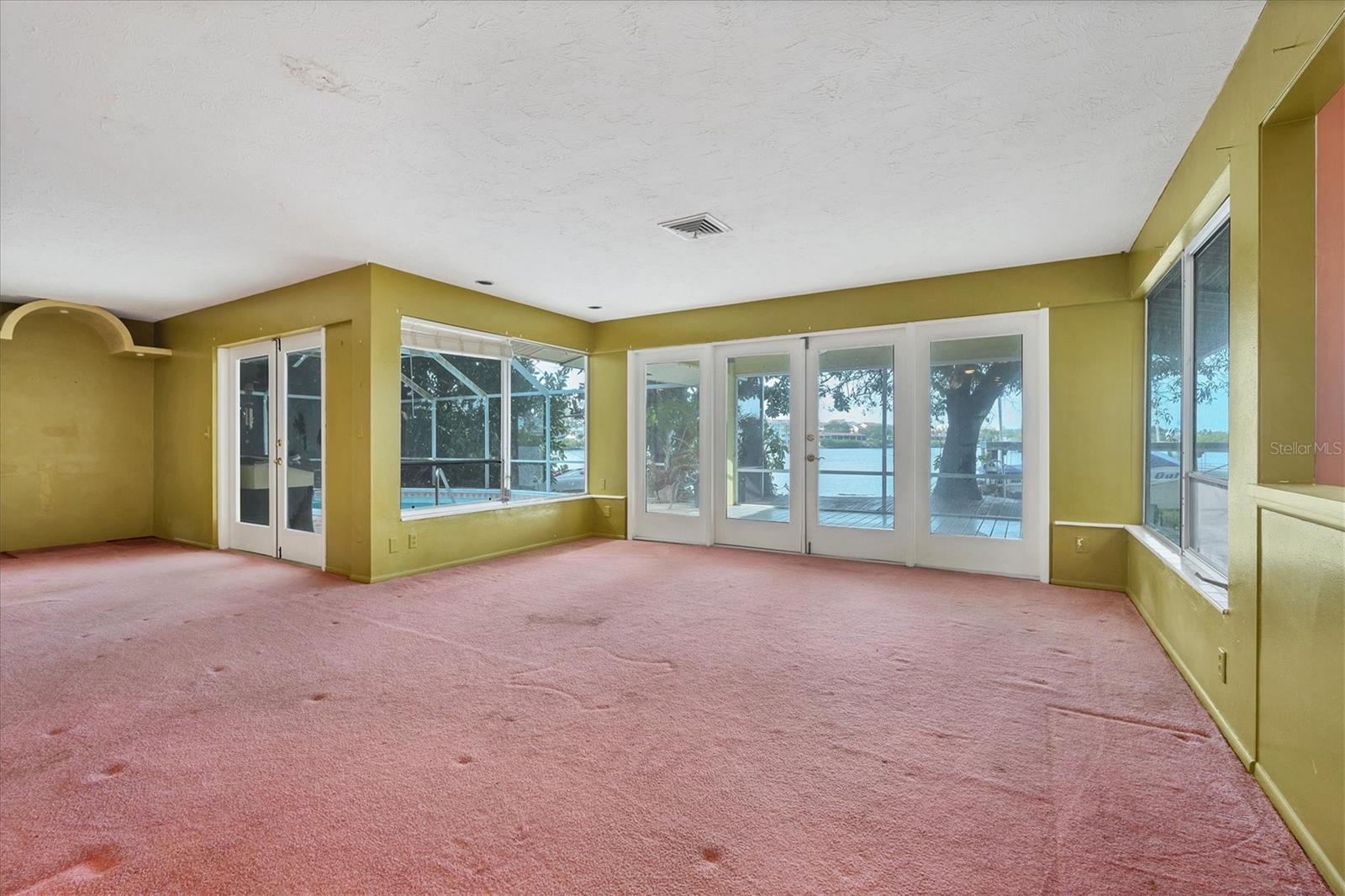 PINE SHORES ESTATE 7TH SEC - Residential