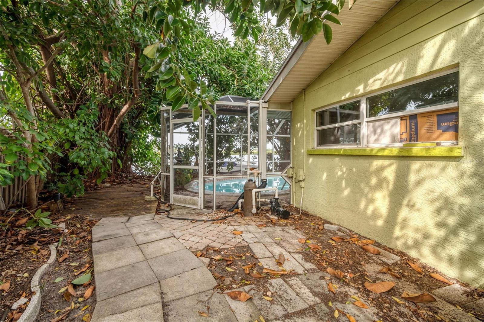 PINE SHORES ESTATE 7TH SEC - Residential