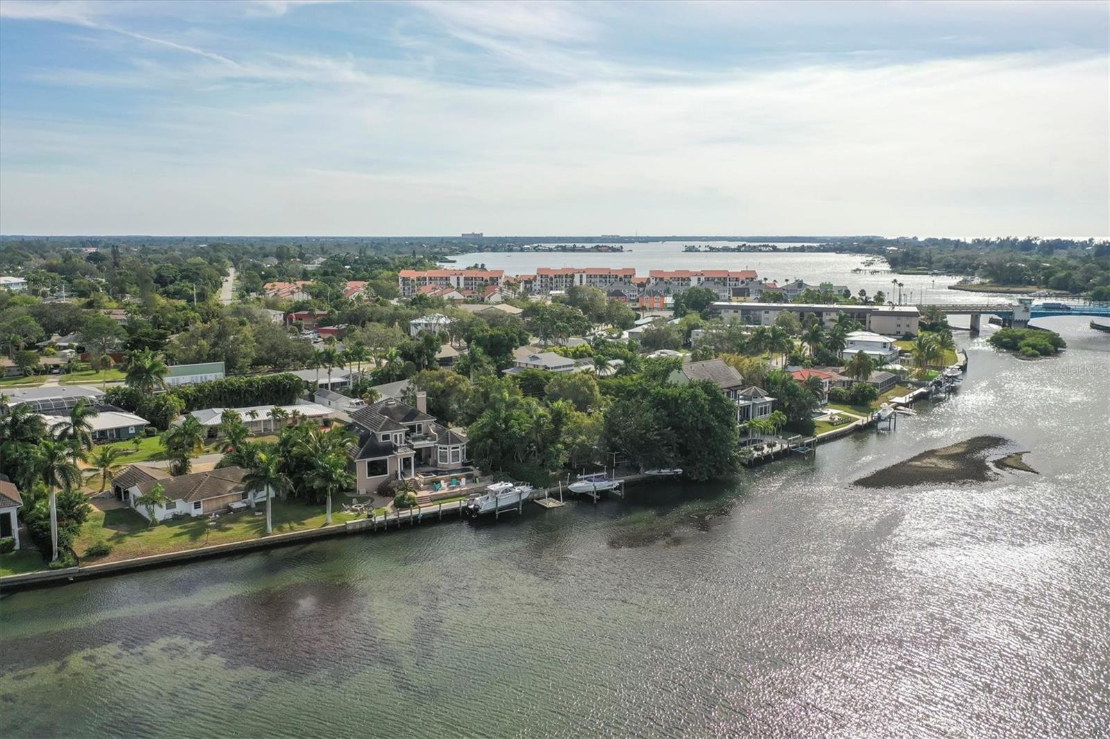 PINE SHORES ESTATE 7TH SEC - Residential