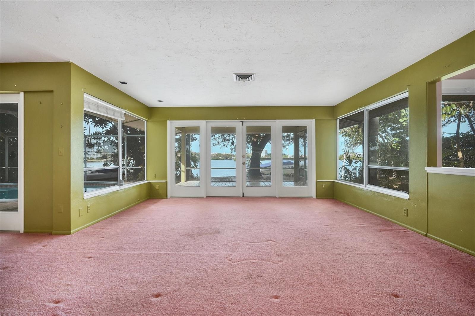 PINE SHORES ESTATE 7TH SEC - Residential