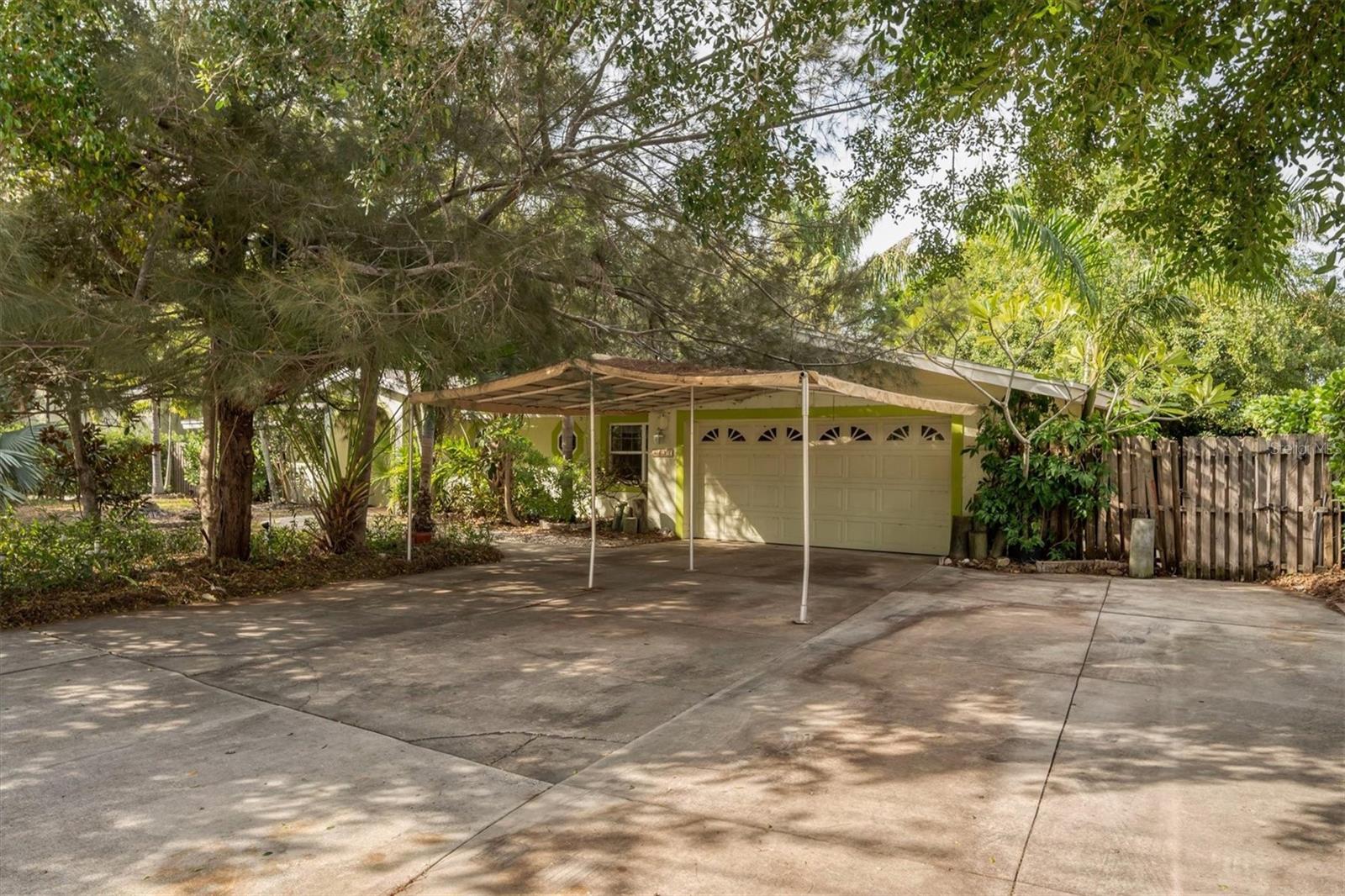 PINE SHORES ESTATE 7TH SEC - Residential