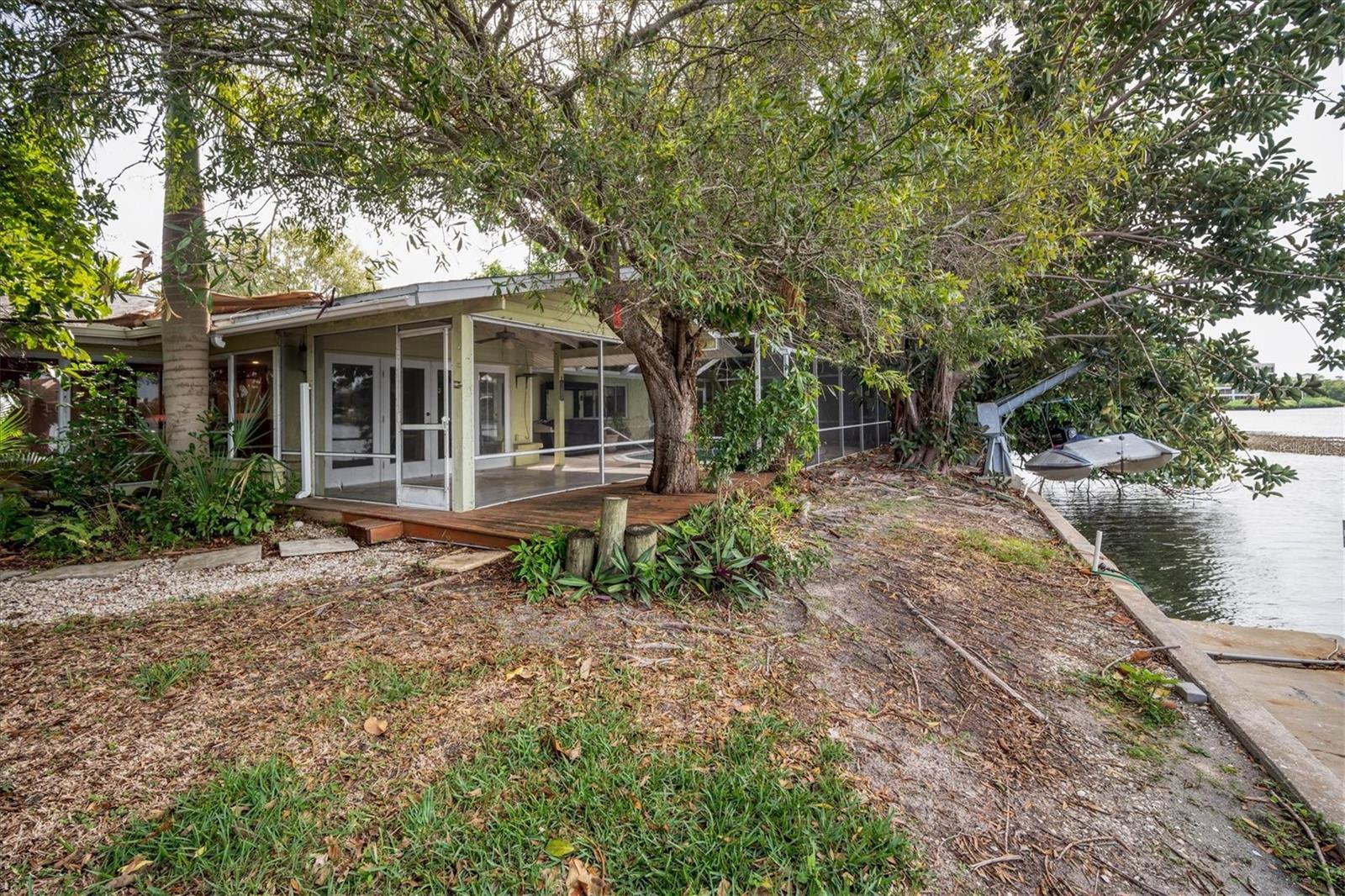 PINE SHORES ESTATE 7TH SEC - Residential