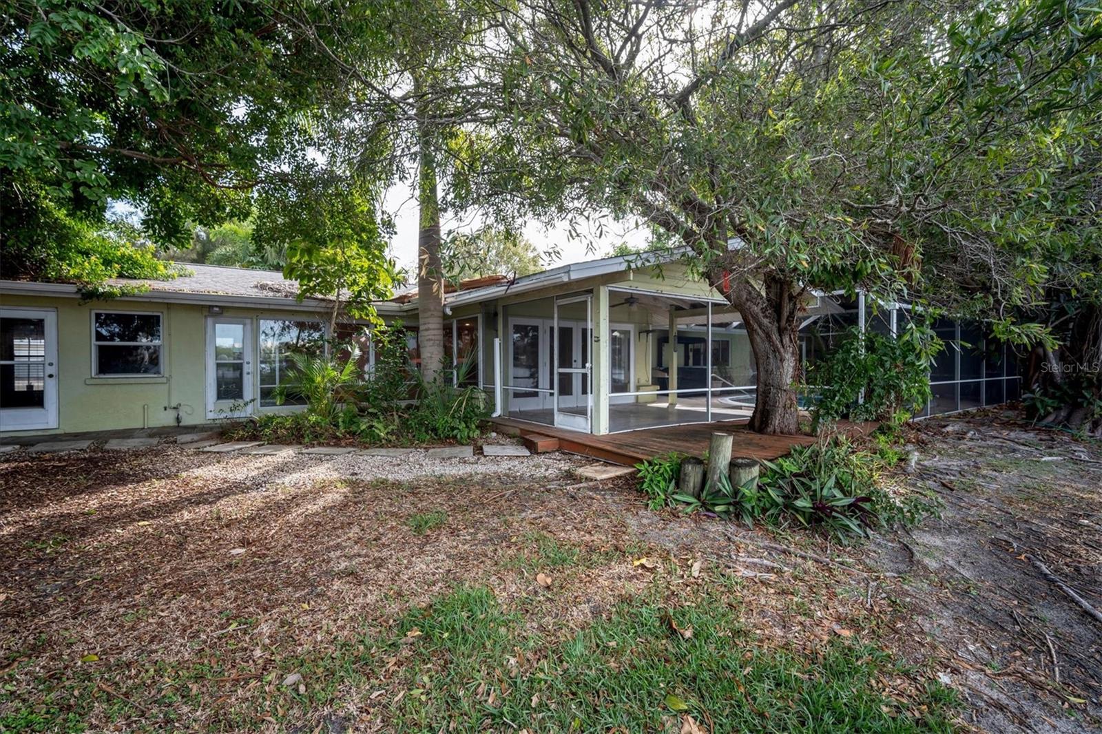 PINE SHORES ESTATE 7TH SEC - Residential