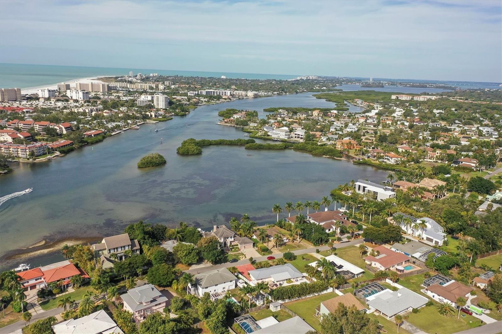 PINE SHORES ESTATE 7TH SEC - Residential