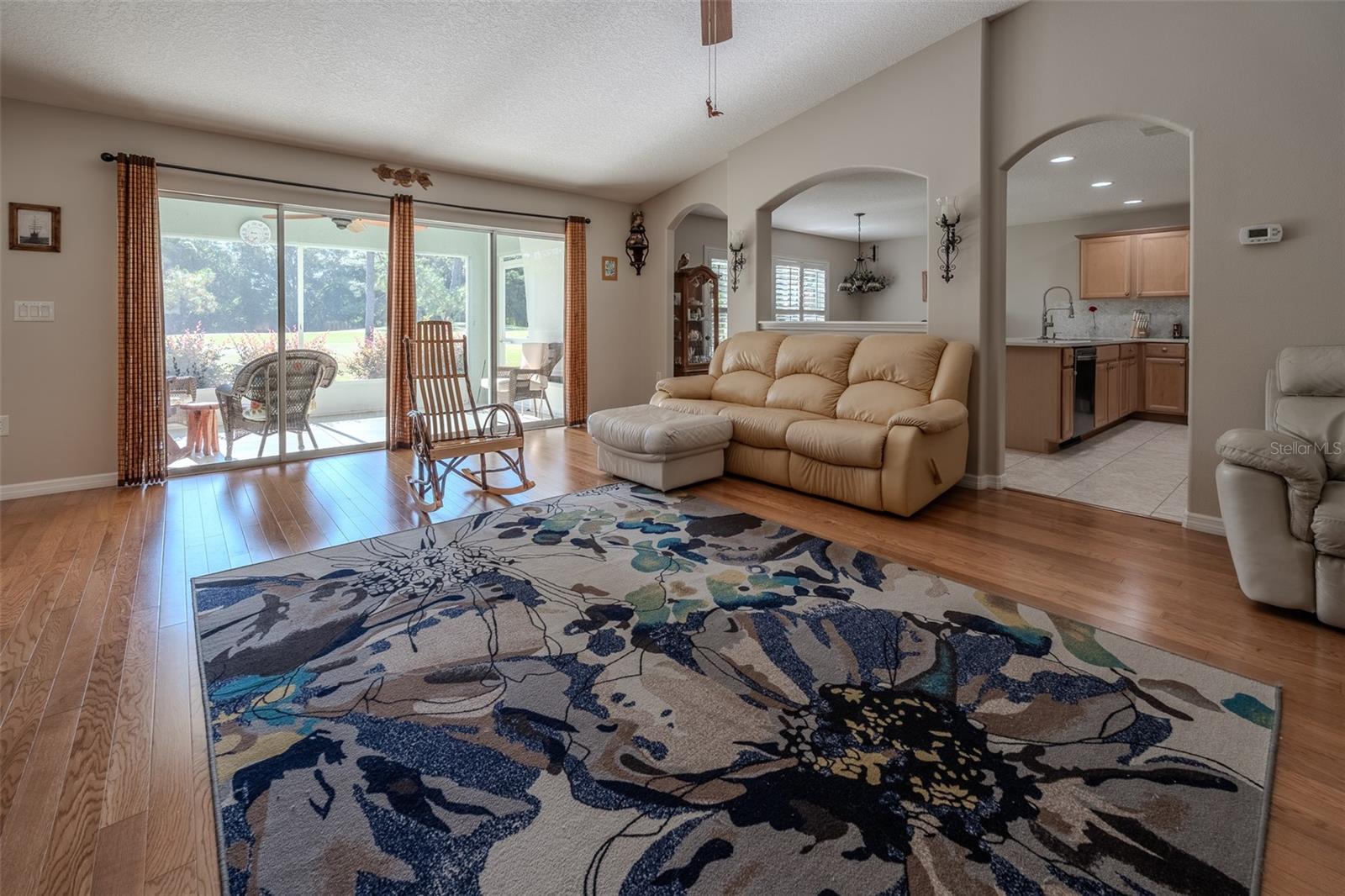 SUMMERGLEN - Residential