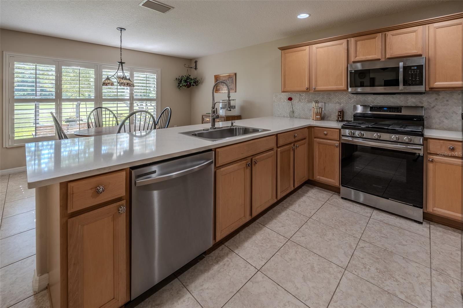 SUMMERGLEN - Residential