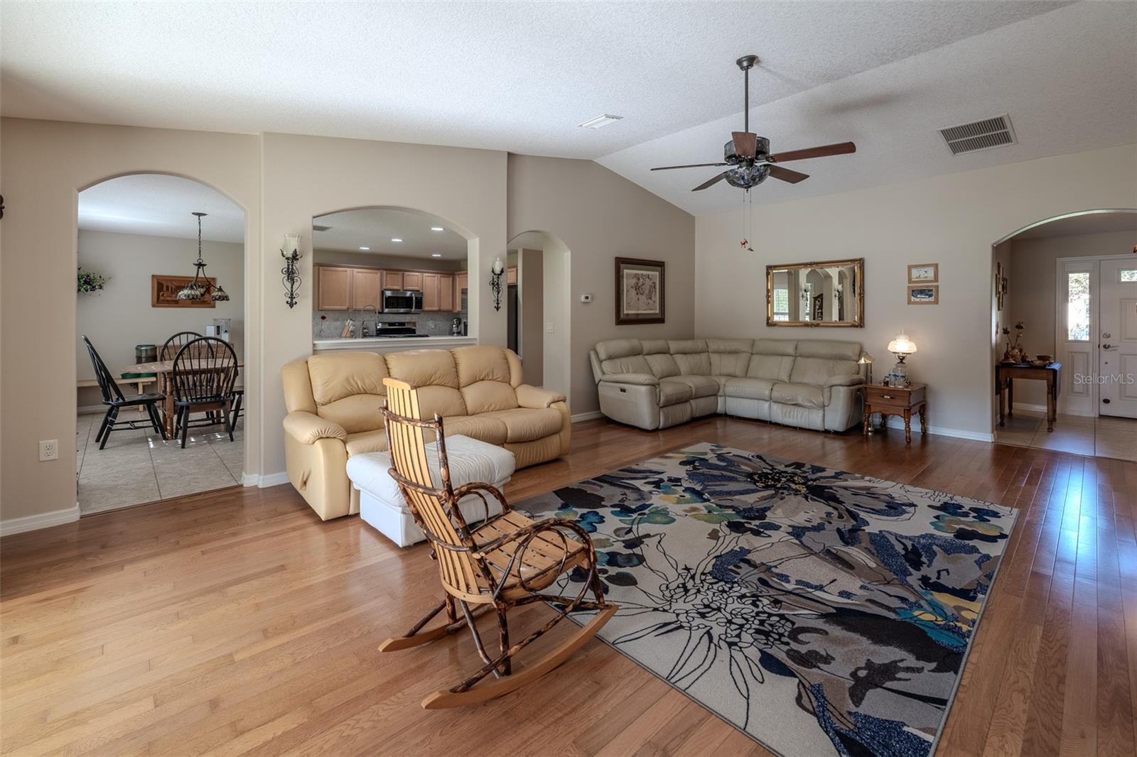 SUMMERGLEN - Residential