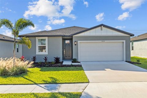 A home in PARRISH