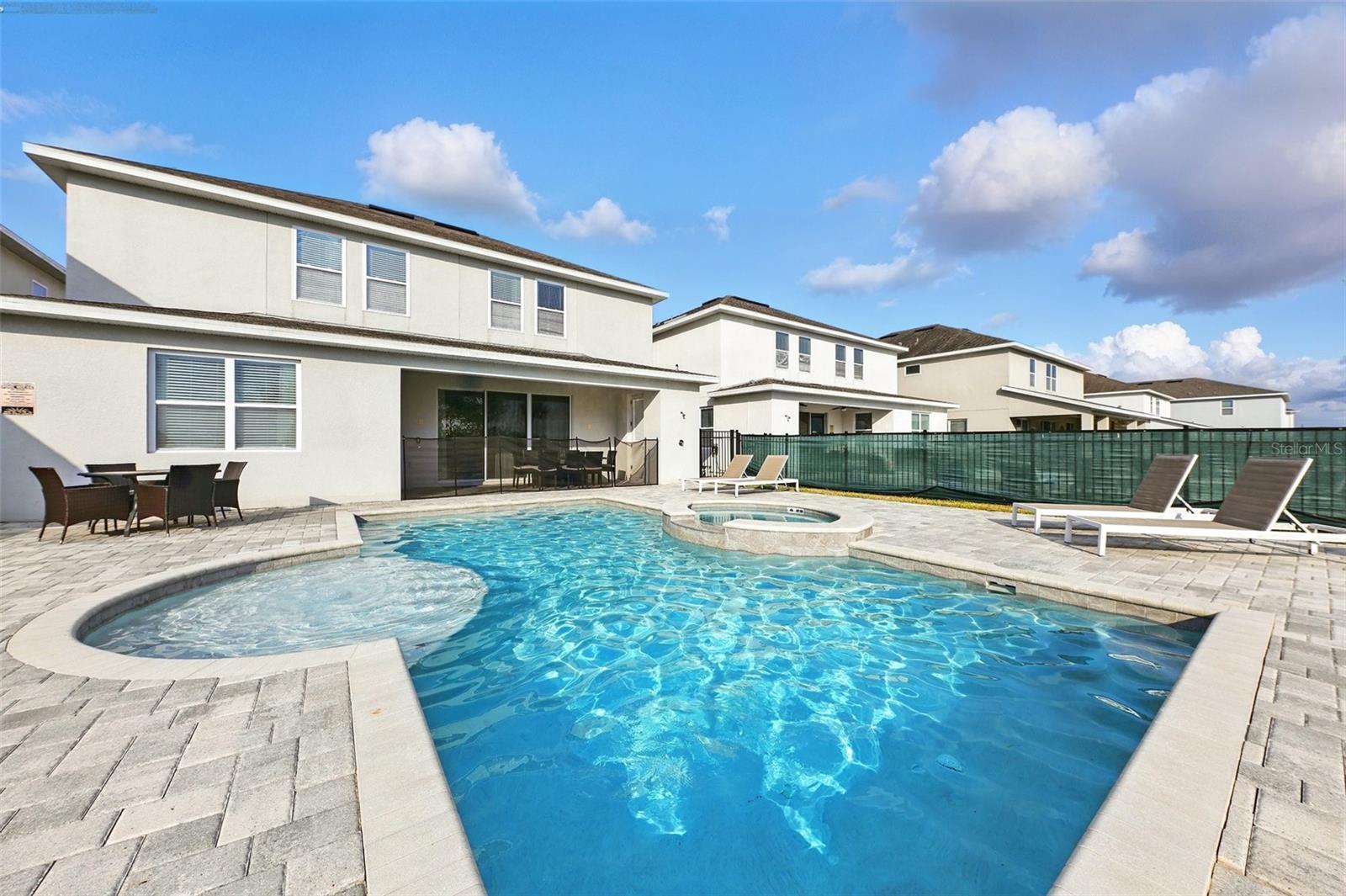7682 FAIRFAX DRIVE