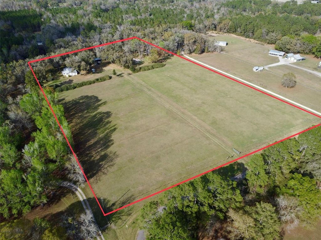 Photo of 4220 NW 235th Avenue, Alachua, FL 32615 (MLS # GC538388)