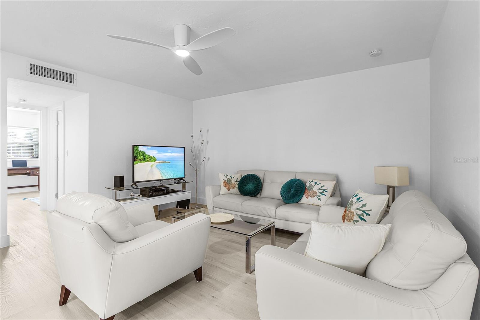 MARK 01 CONDO - Residential