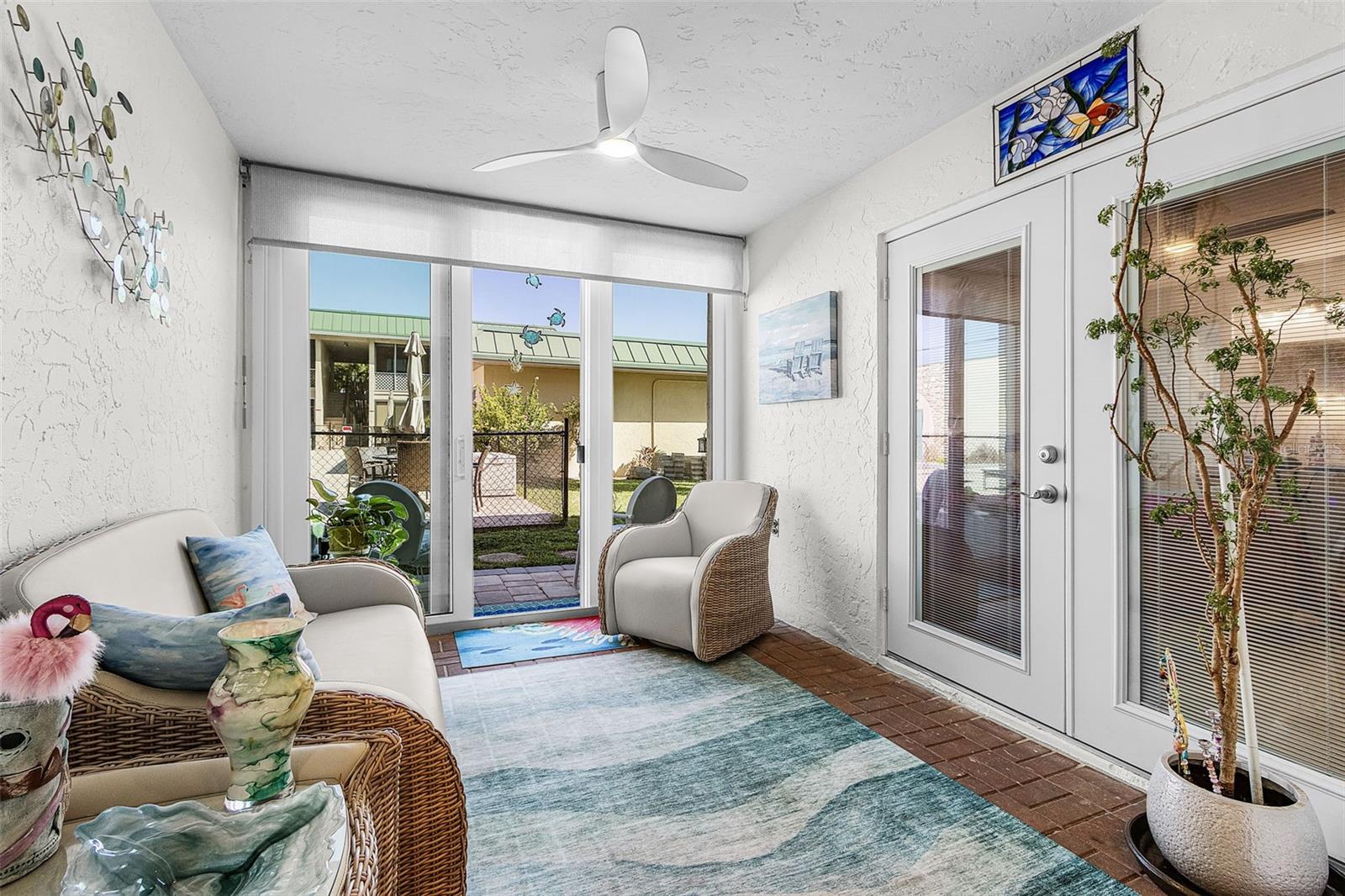 MARK 01 CONDO - Residential