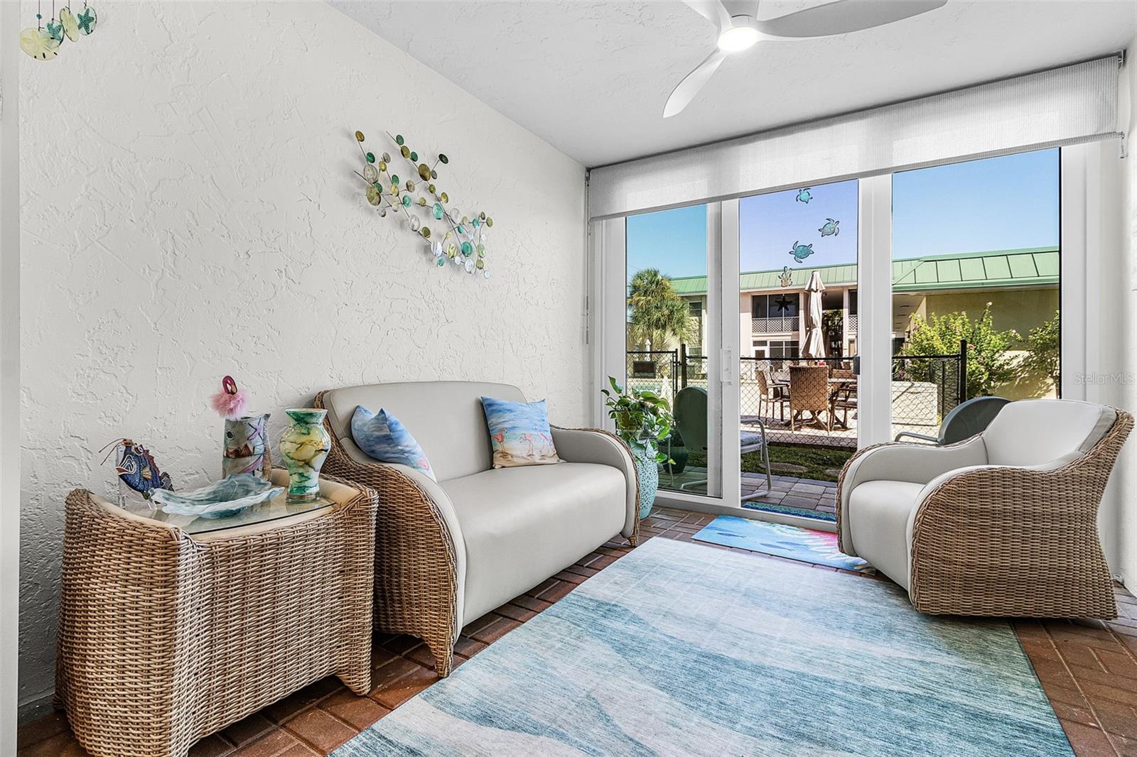 MARK 01 CONDO - Residential