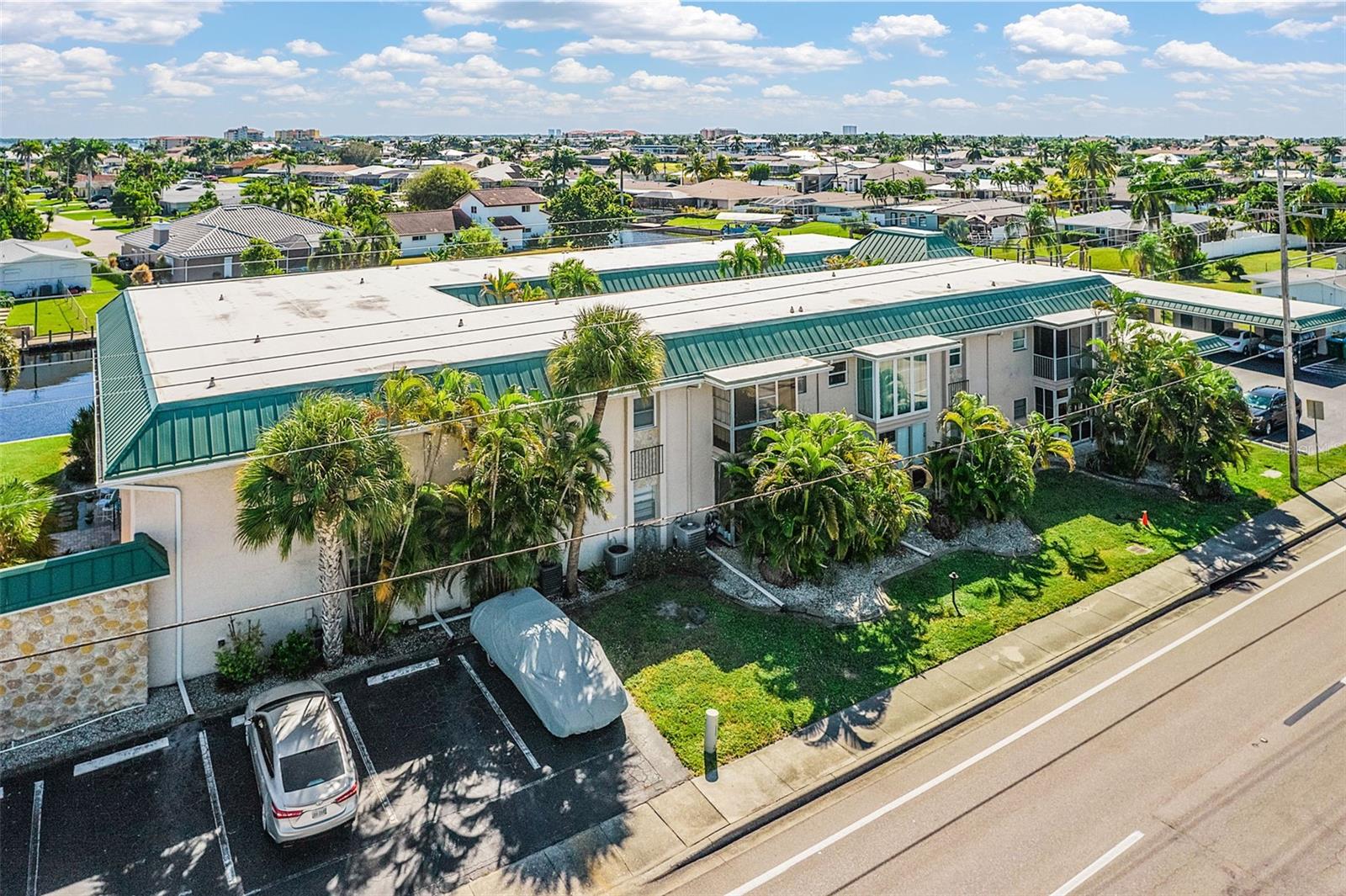 MARK 01 CONDO - Residential