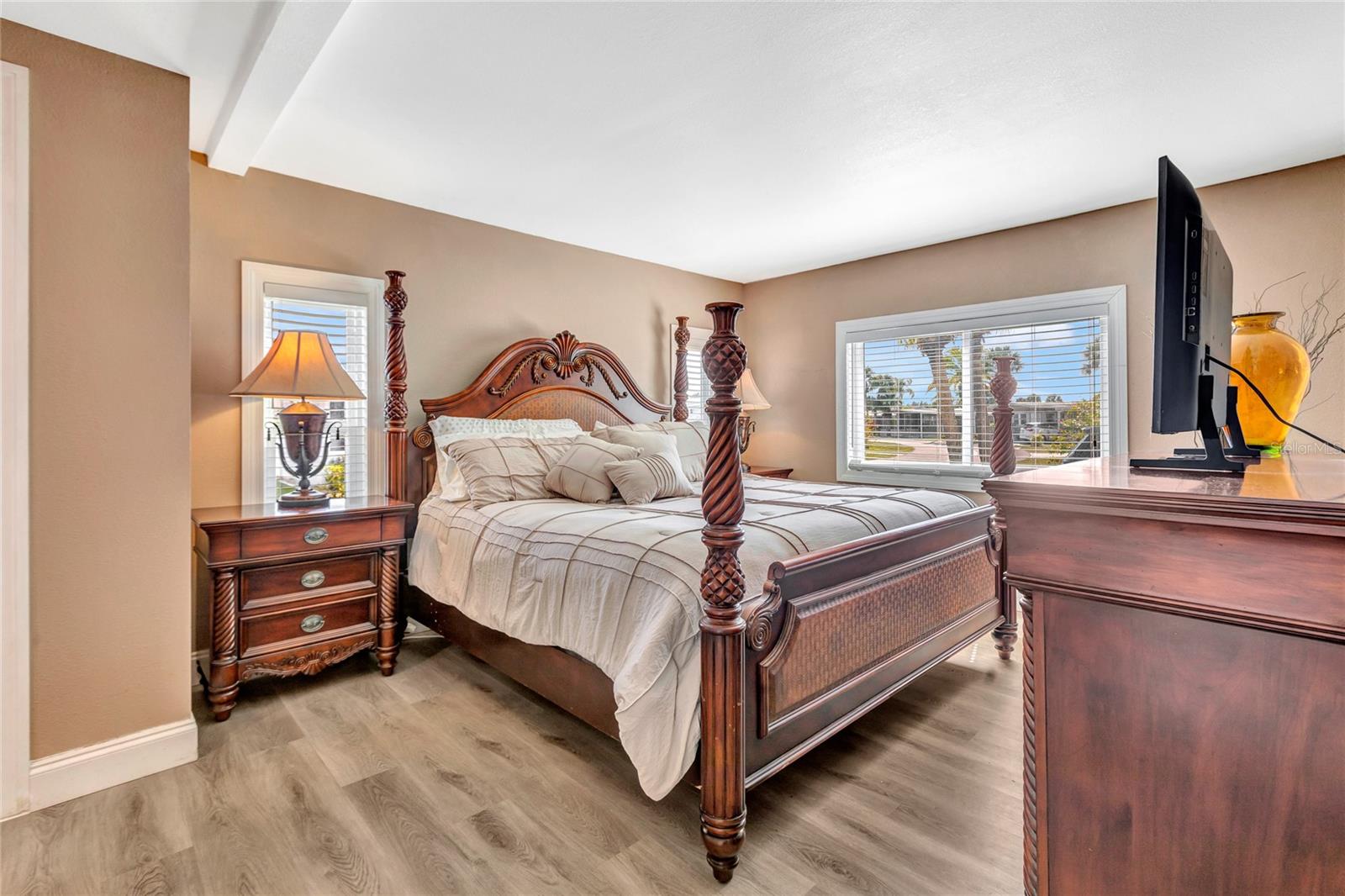 MAPLE LEAF ESTATES - Residential