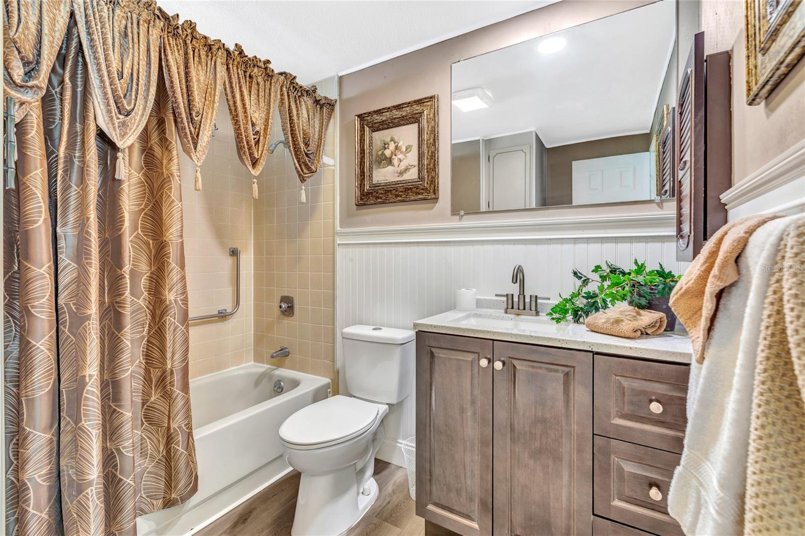 MAPLE LEAF ESTATES - Residential