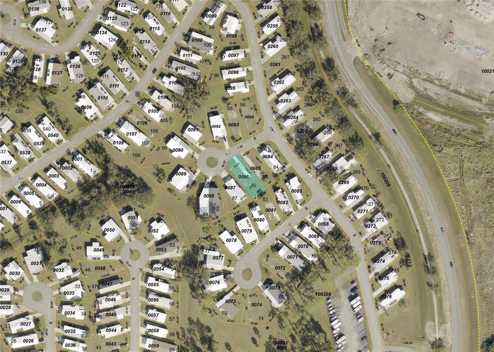 HOLIDAY PARK - Land