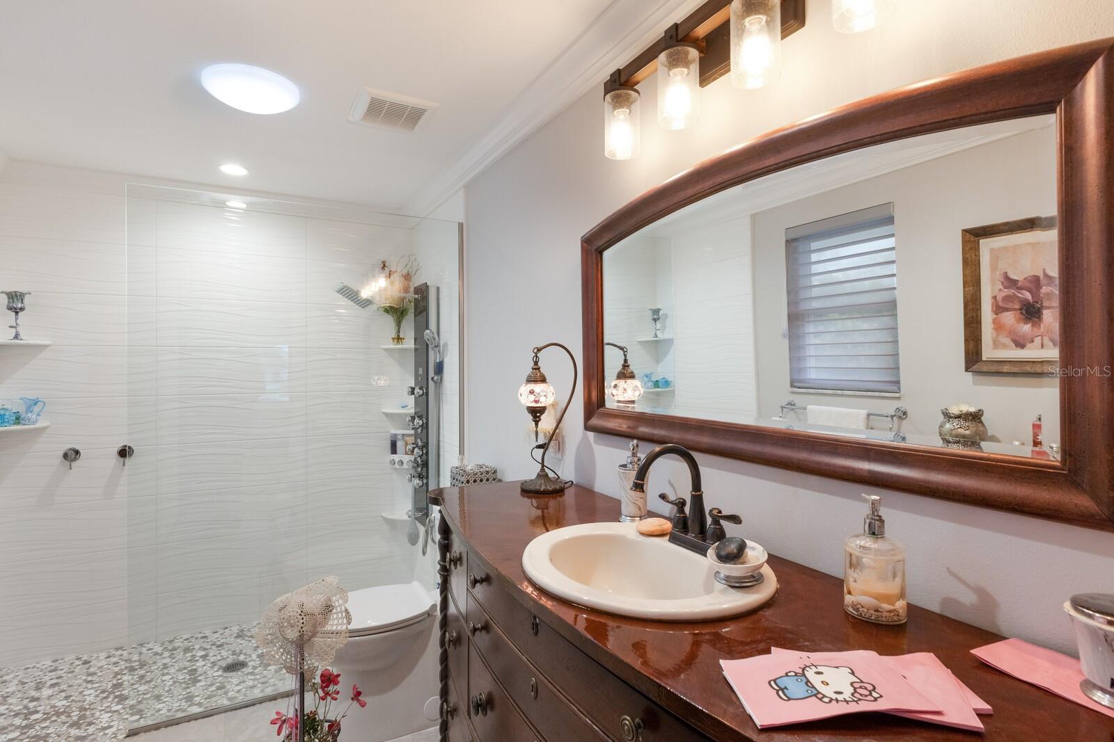 KEY ROYALE 11TH ADD - Residential