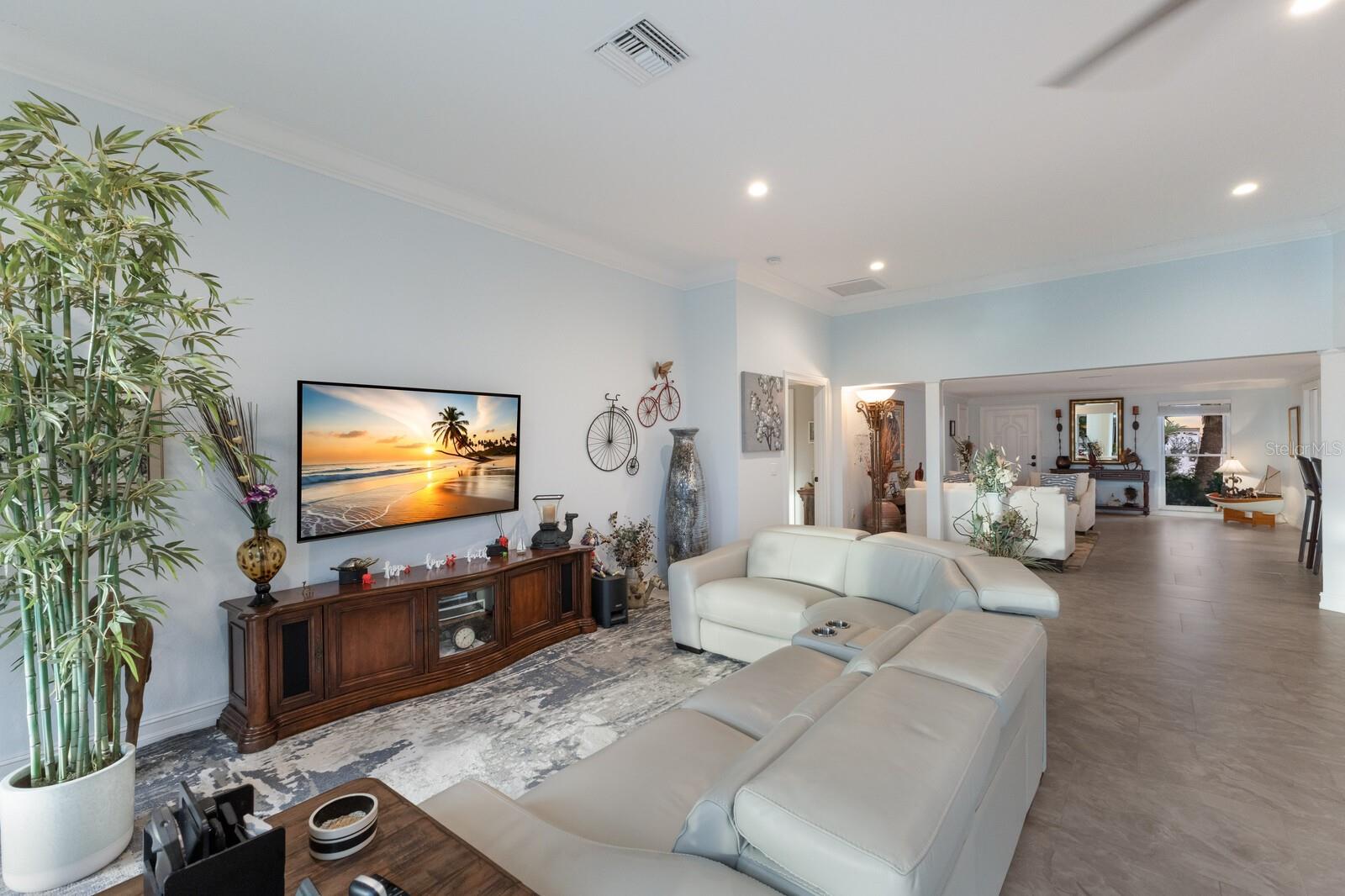 KEY ROYALE 11TH ADD - Residential