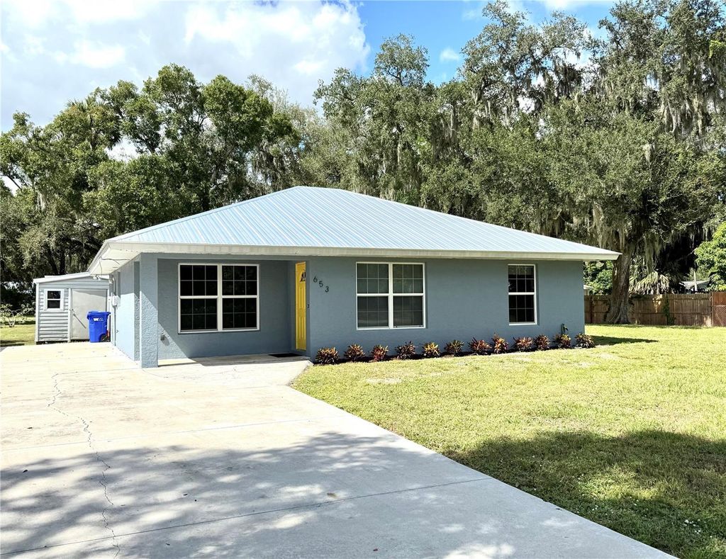 Photo of 653 SE 13th Avenue, Okeechobee, FL 34974 (MLS # OK225679)