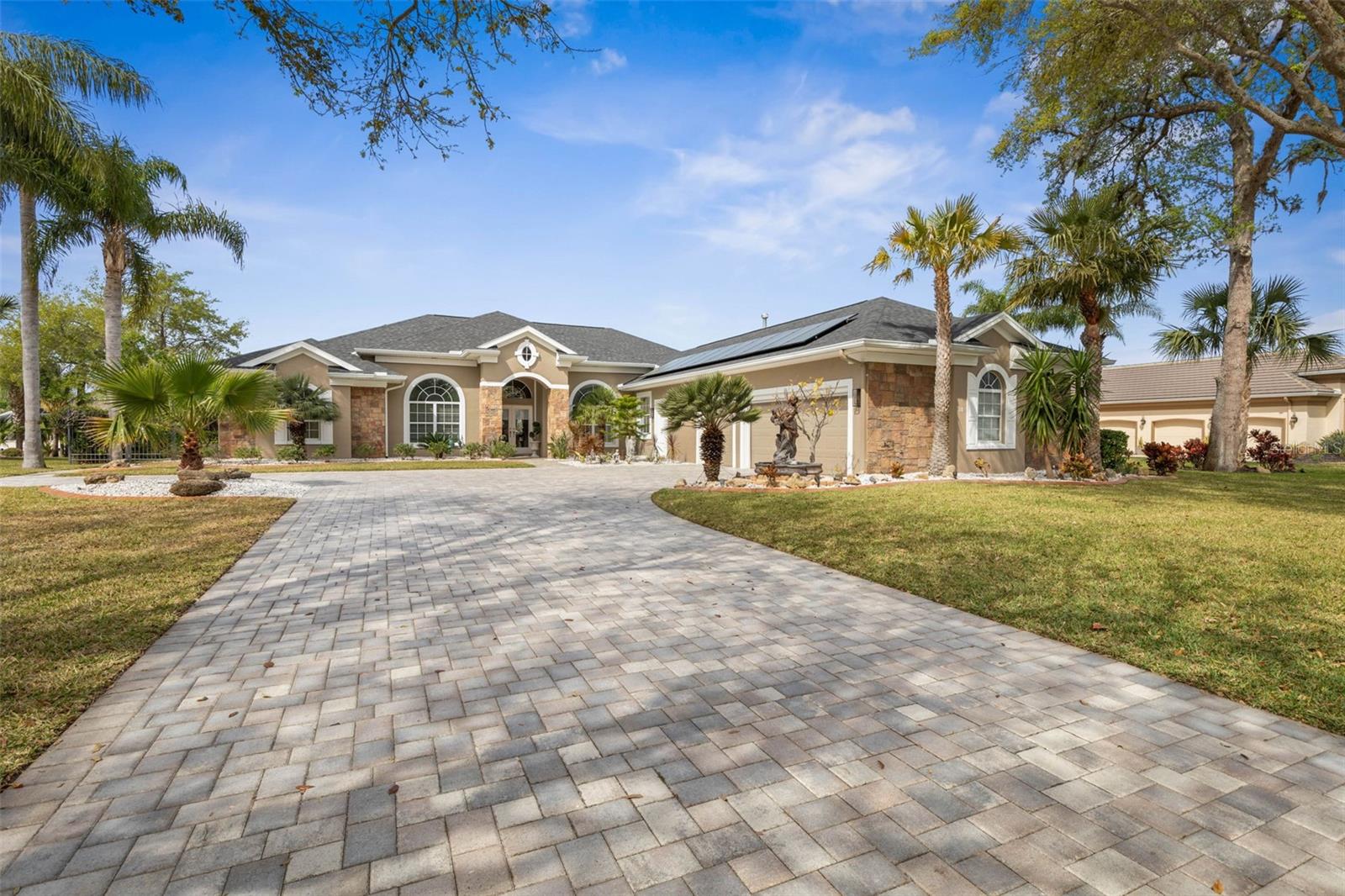 18 OLD OAK DRIVE N