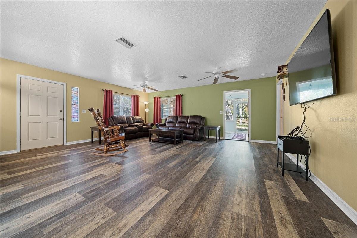 EDGEWATER SHORES UNREC - Residential