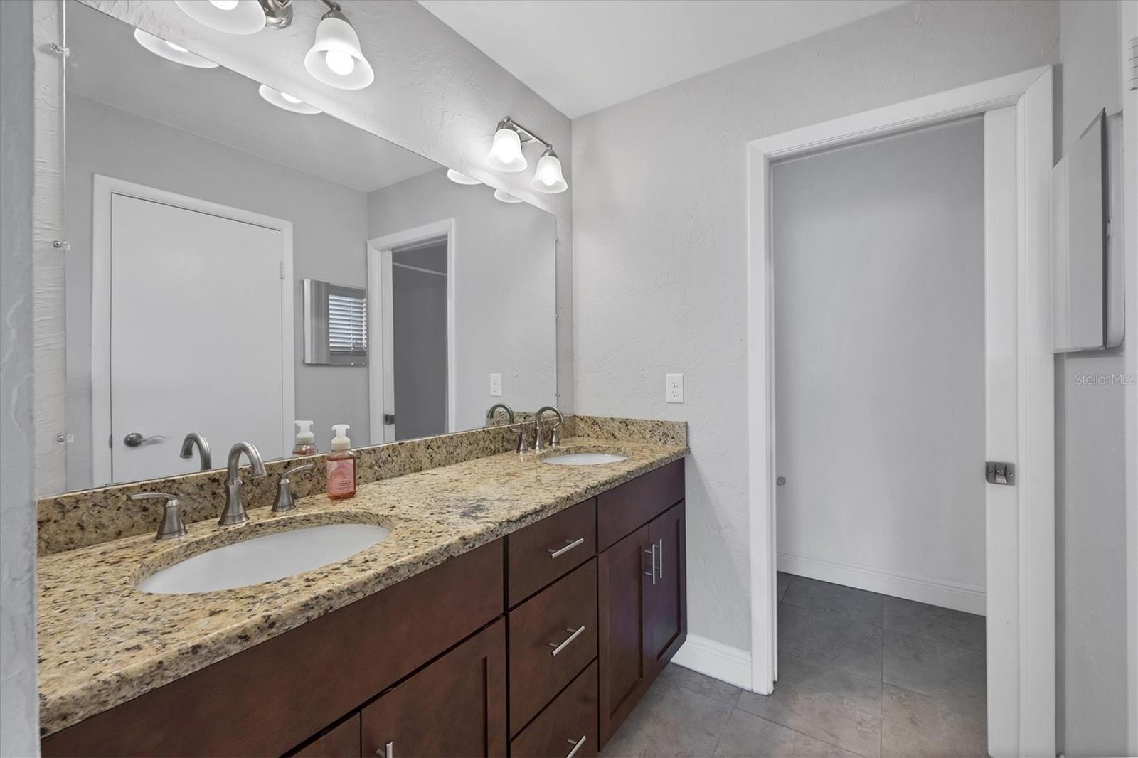 GULF GATE - Residential