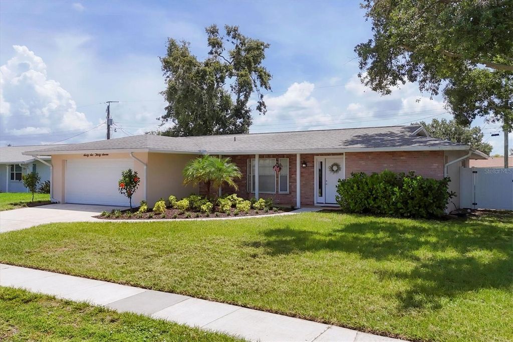 Photo of 6637 Bowline Drive, Sarasota, FL 34231 (MLS # A4645330)