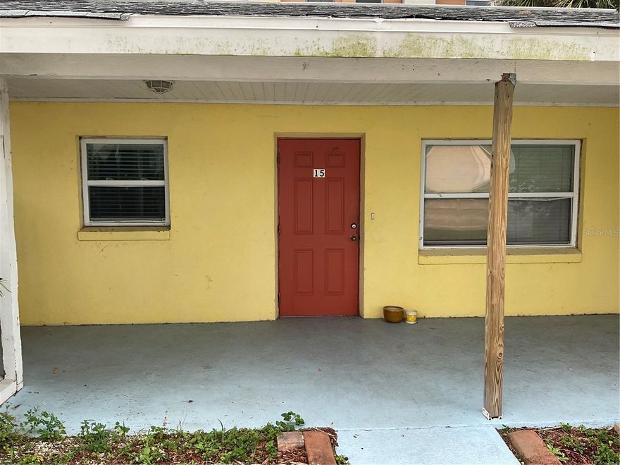 Truly a beautiful apartment with nice kitchen and bathroom. Great view of Lake Jackson and pool area. Small pet allowed with non refundable pet deposit