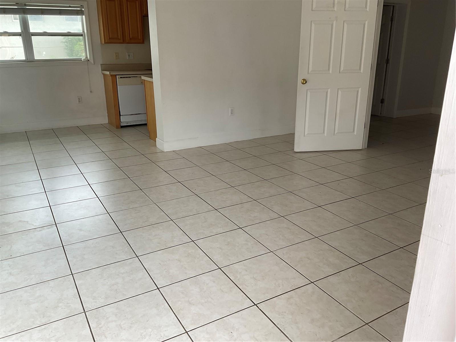 BAY STREET VILLAS - Residential Lease