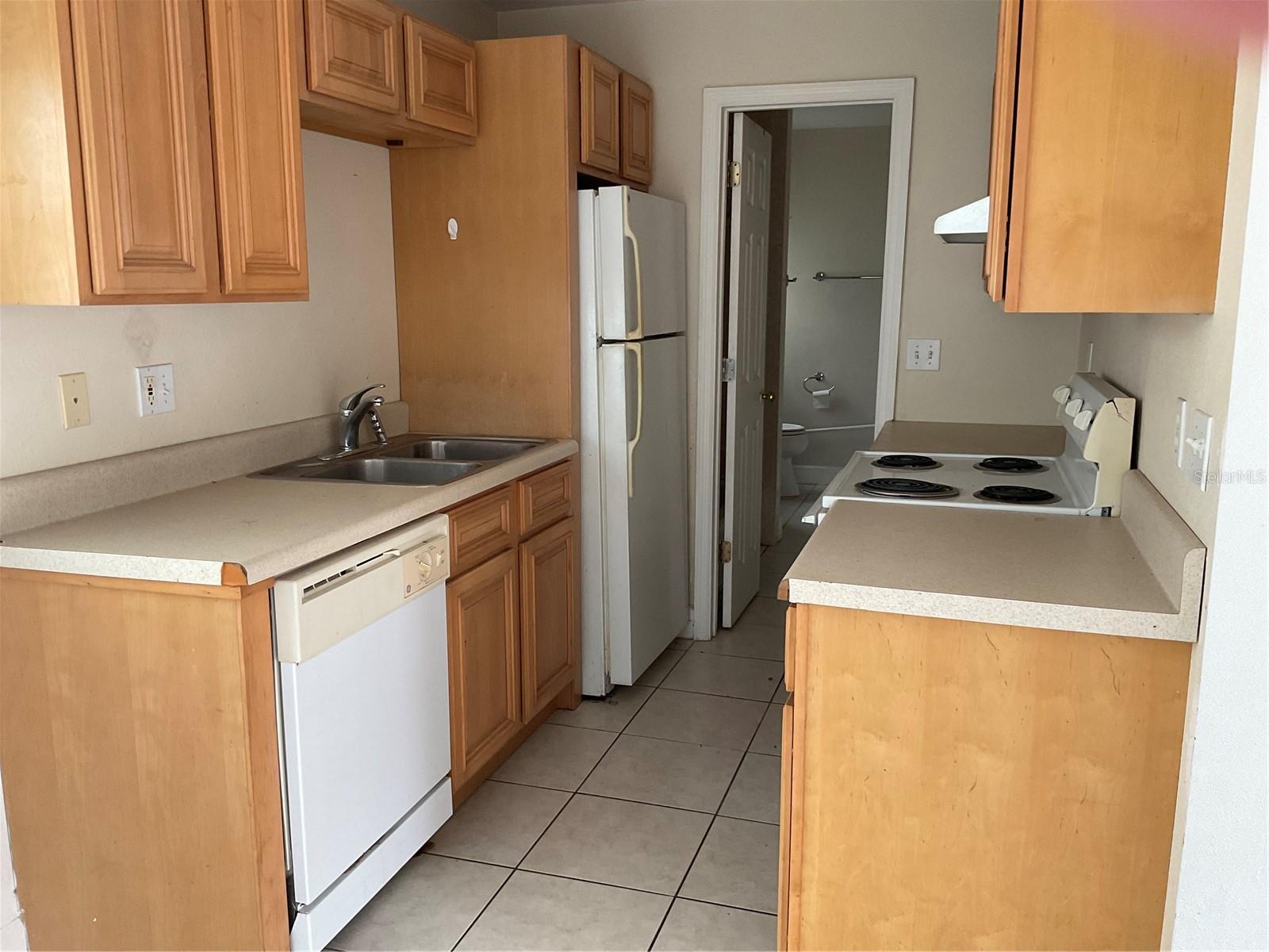 BAY STREET VILLAS - Residential Lease