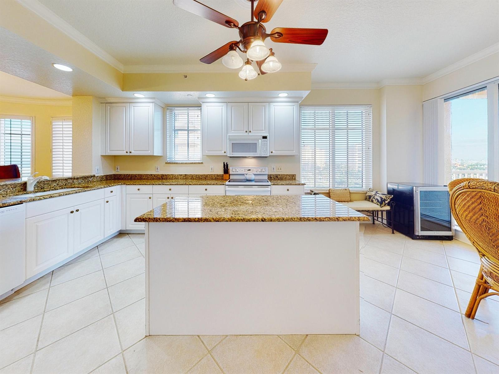 Hammocks At Minorca Ph 01 - Residential