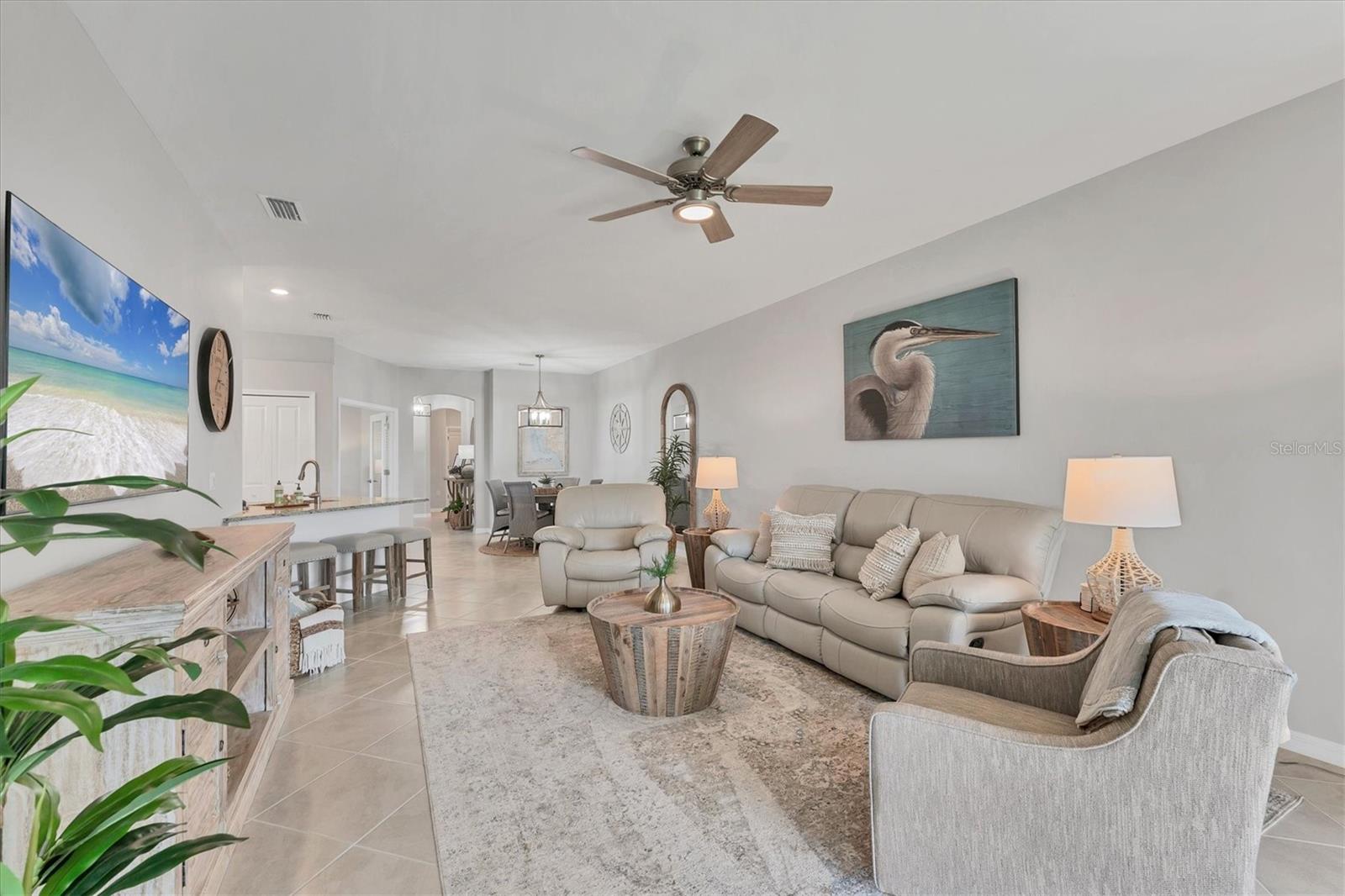 BISCAYNE LNDG II - Residential Lease