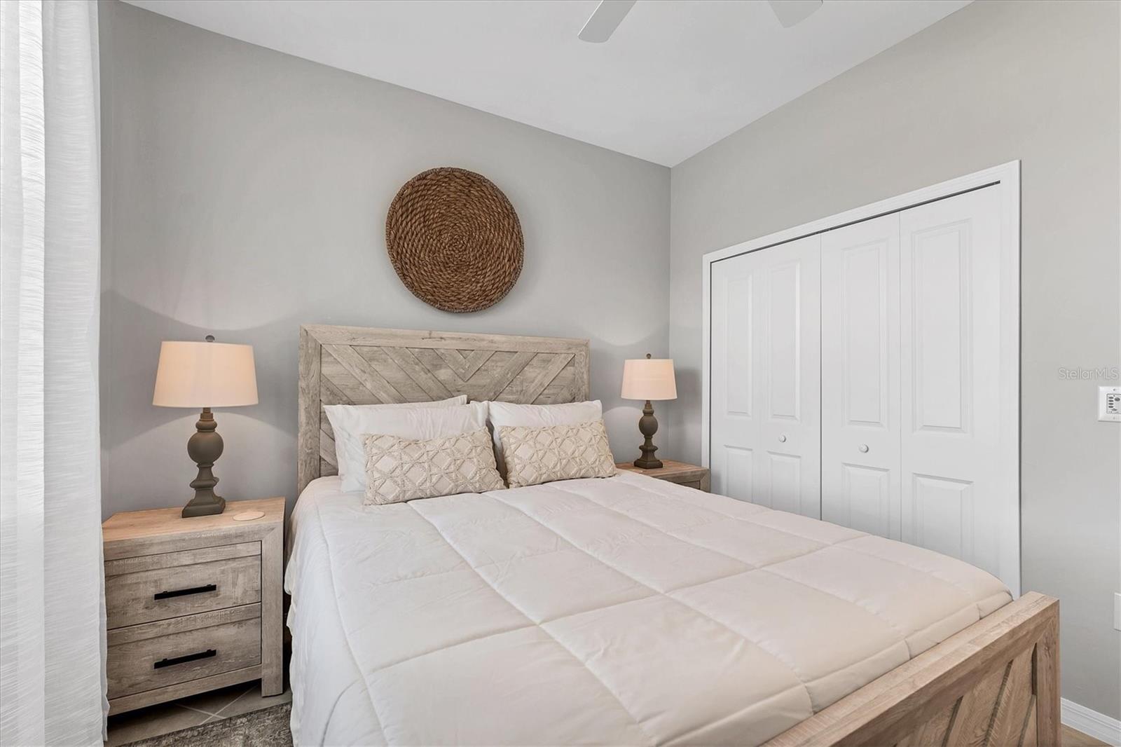 BISCAYNE LNDG II - Residential Lease
