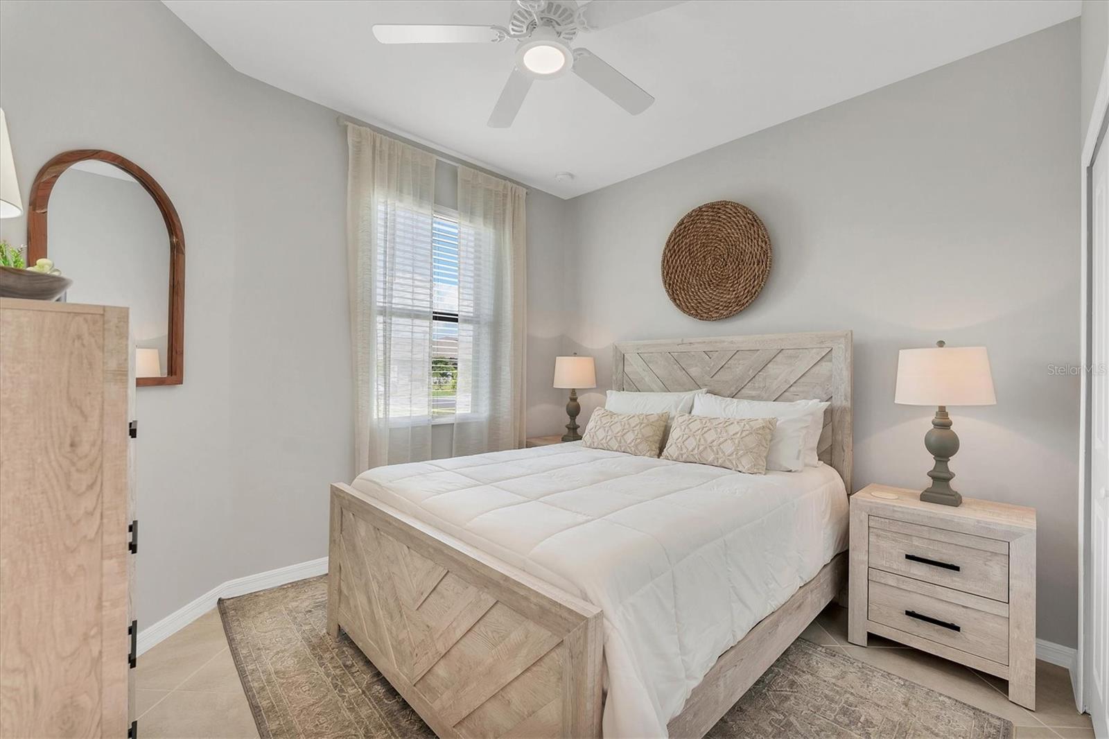 BISCAYNE LNDG II - Residential Lease