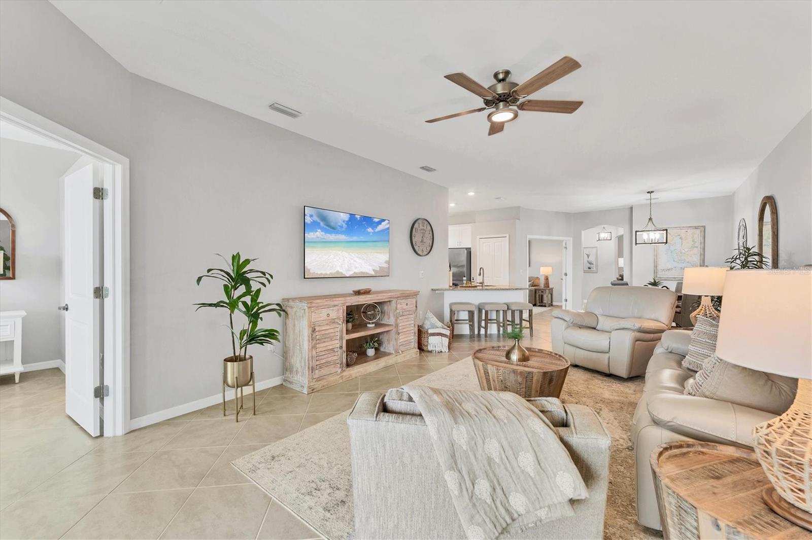 BISCAYNE LNDG II - Residential Lease
