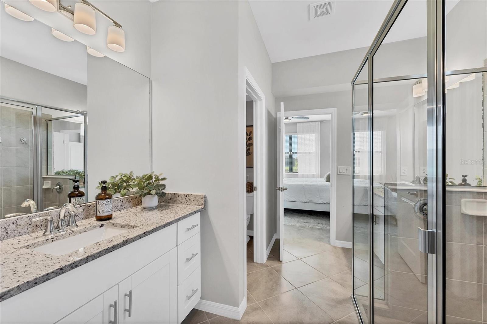 BISCAYNE LNDG II - Residential Lease