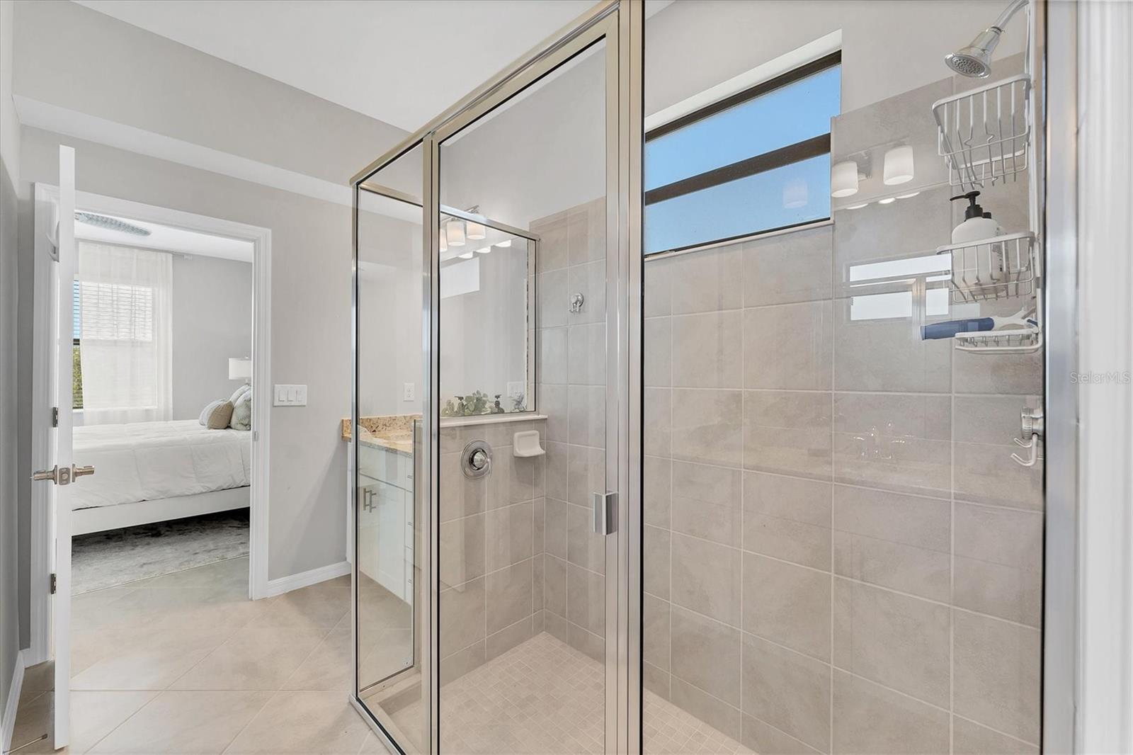 BISCAYNE LNDG II - Residential Lease