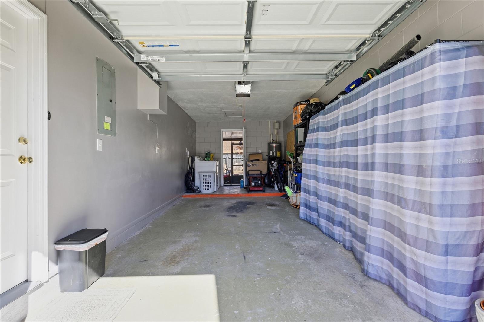 HIDDEN LAKE VILLAS PH 1 - Residential