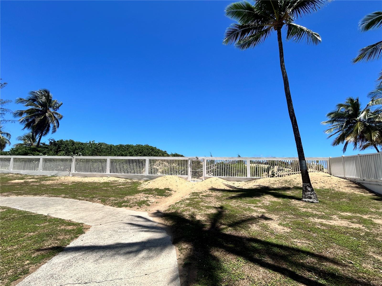 CONDOMINIO EL GIRASOL - Residential