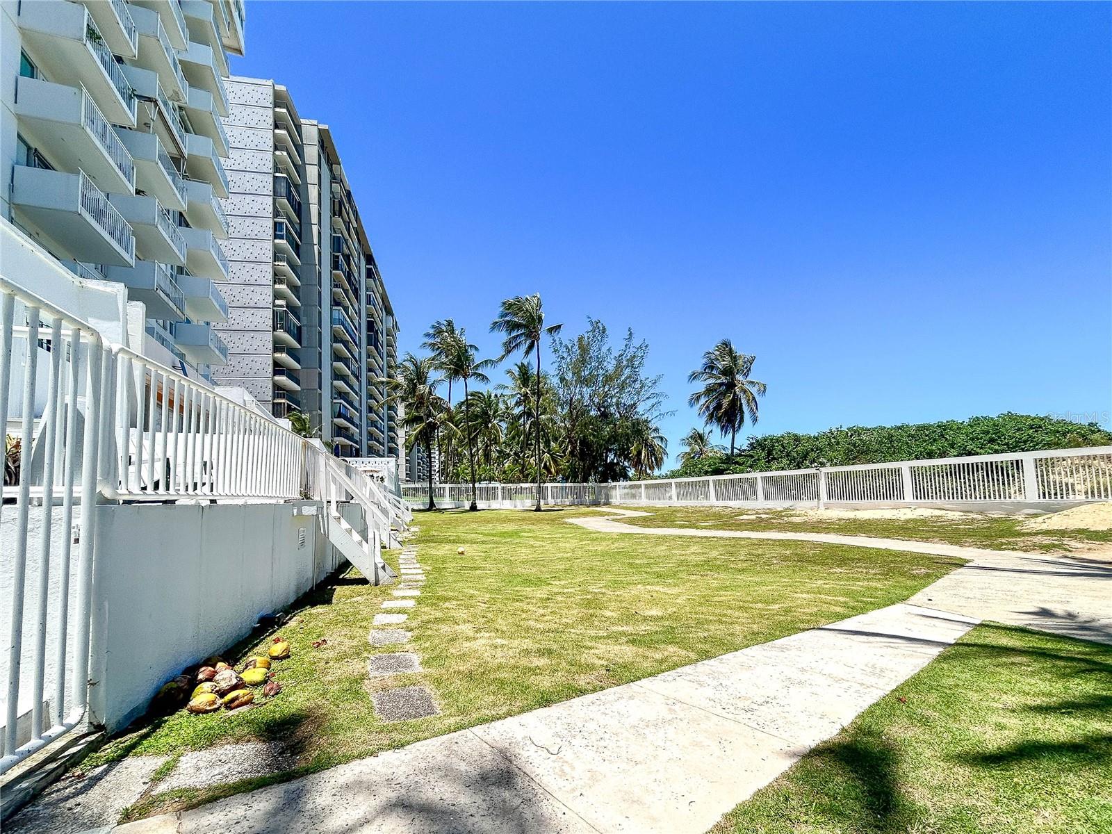 CONDOMINIO EL GIRASOL - Residential