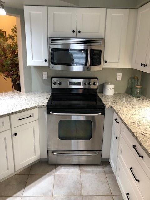 3958 LANCASHIRE LANE 3958