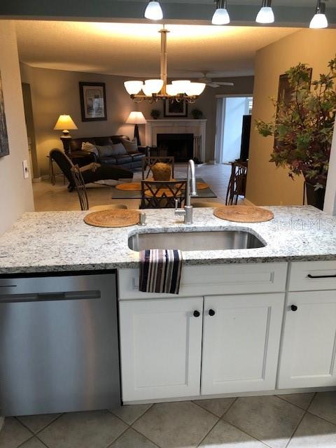 3958 LANCASHIRE LANE 3958