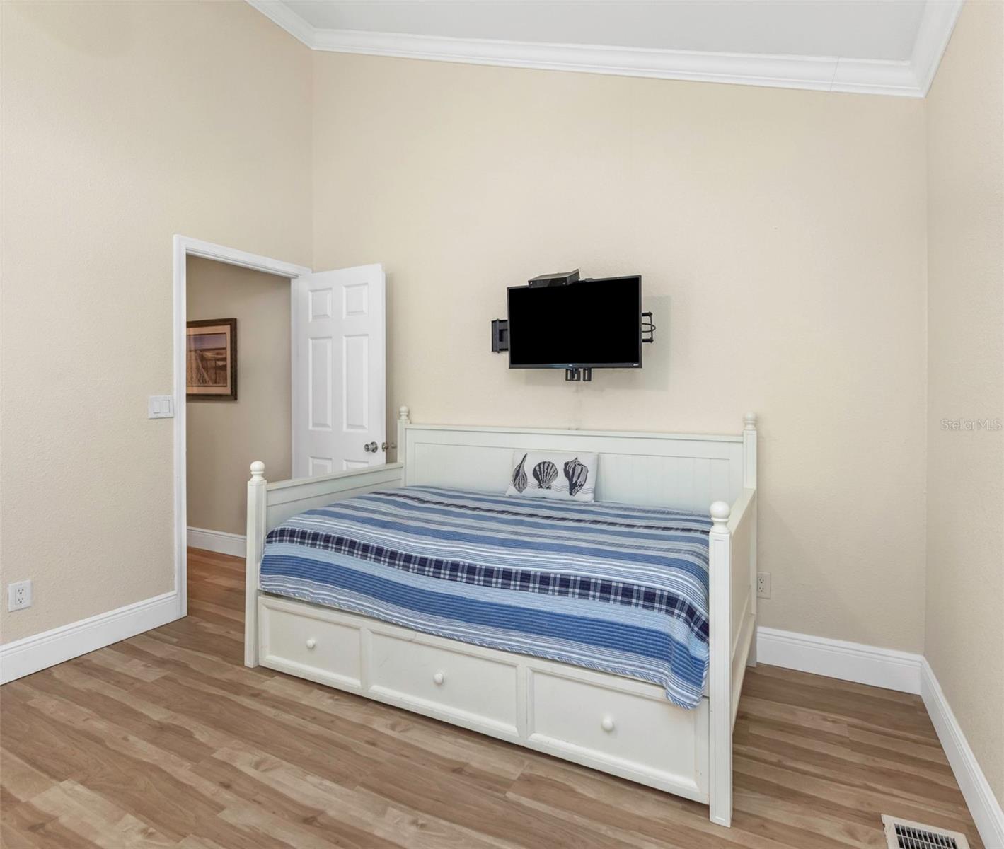 PIPERS III A CONDO - Residential