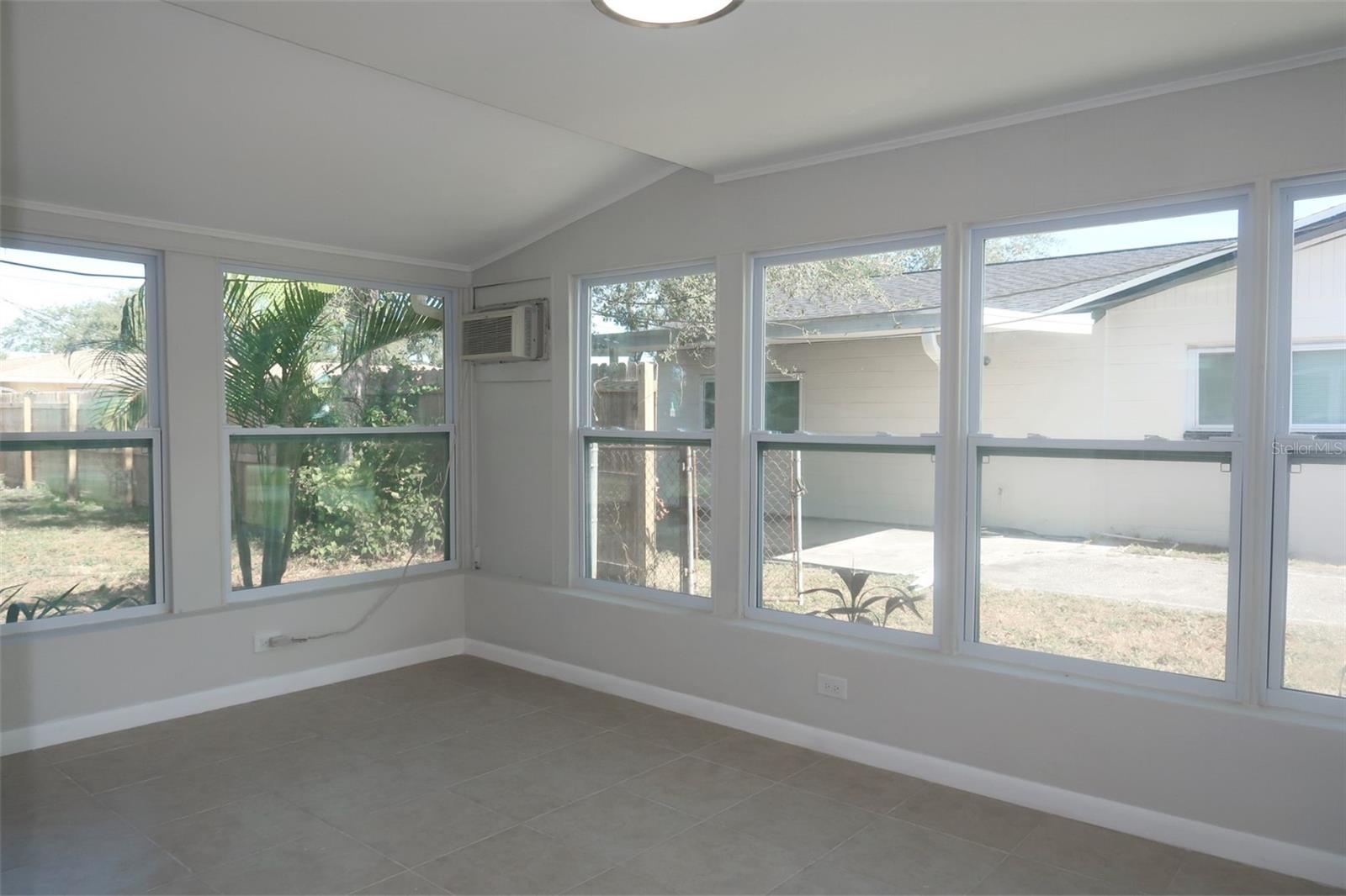 BAYBRIDGE HEIGHTS - Residential Lease