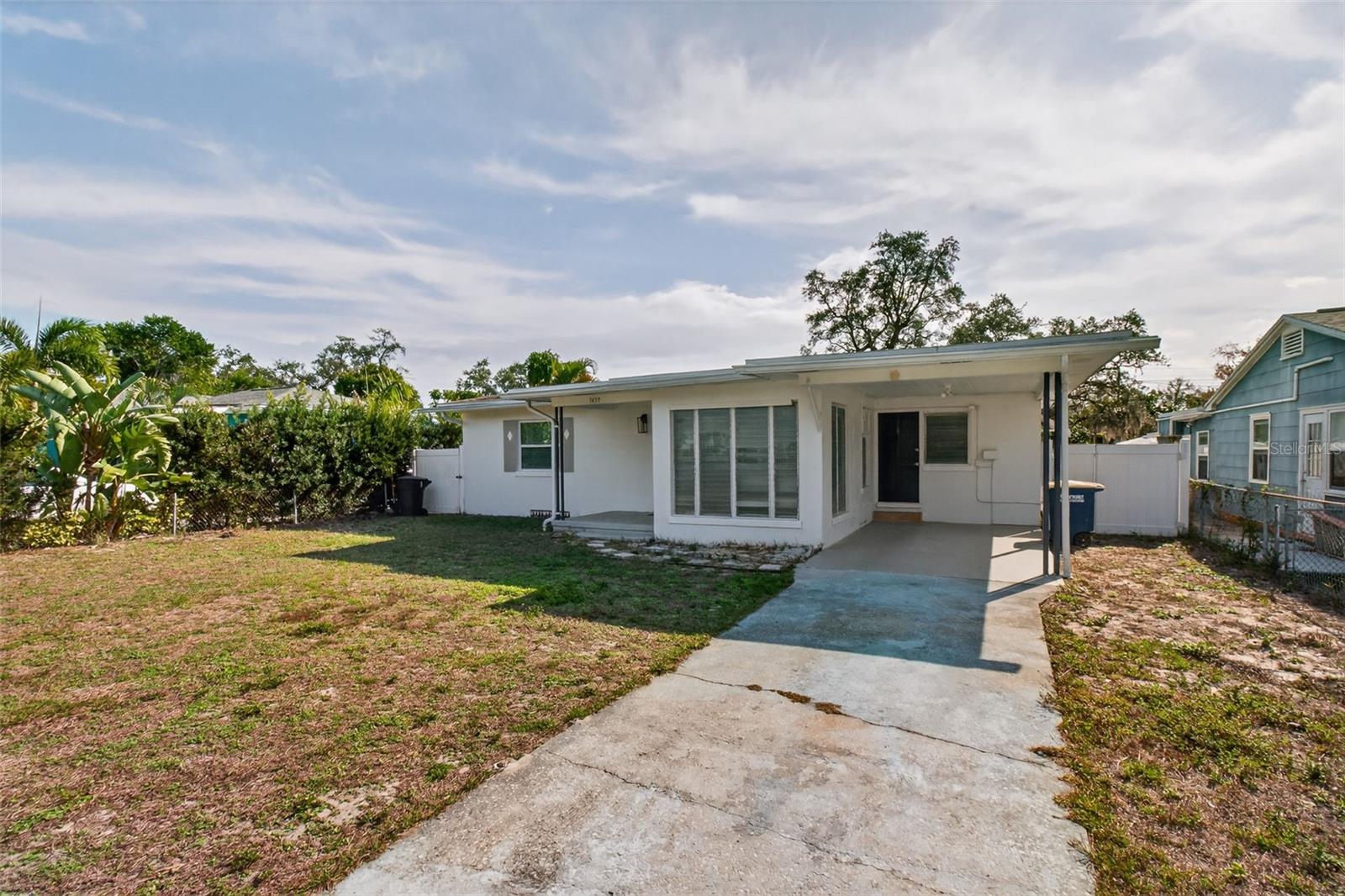 BREEZE HILL - Residential