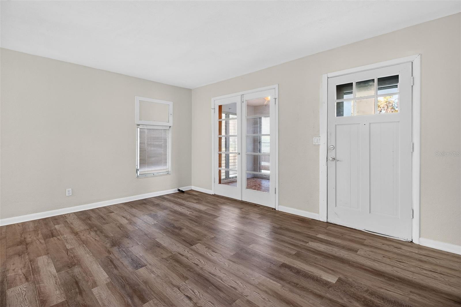 BREEZE HILL - Residential