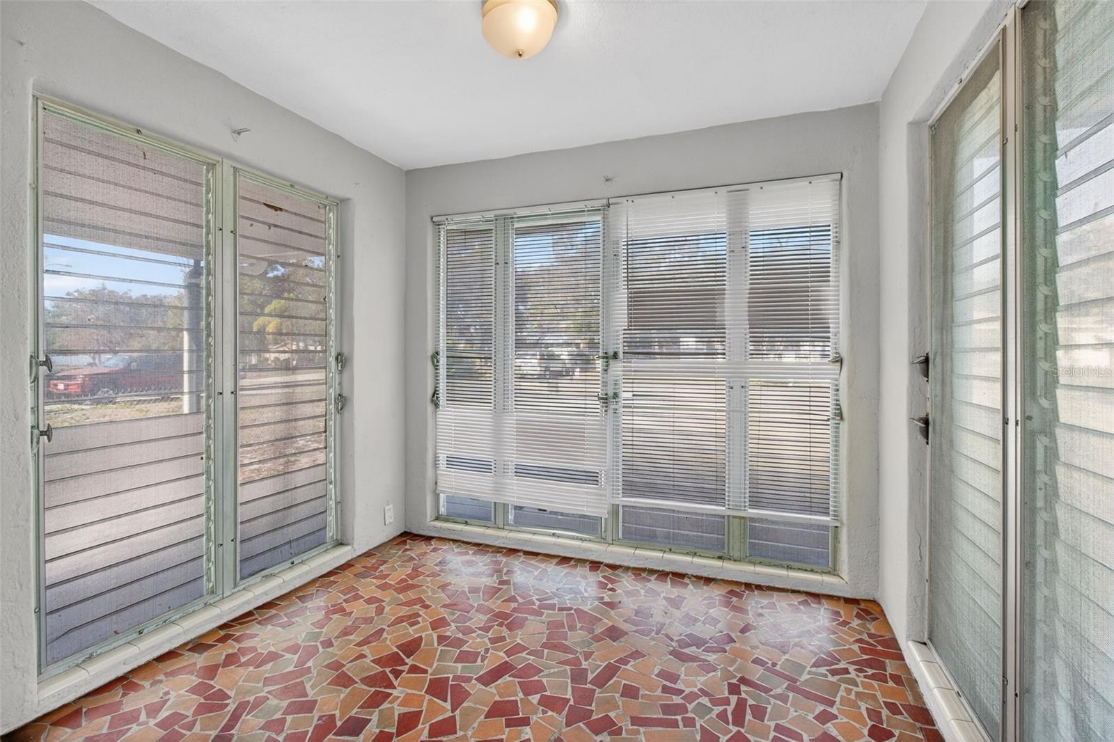 BREEZE HILL - Residential