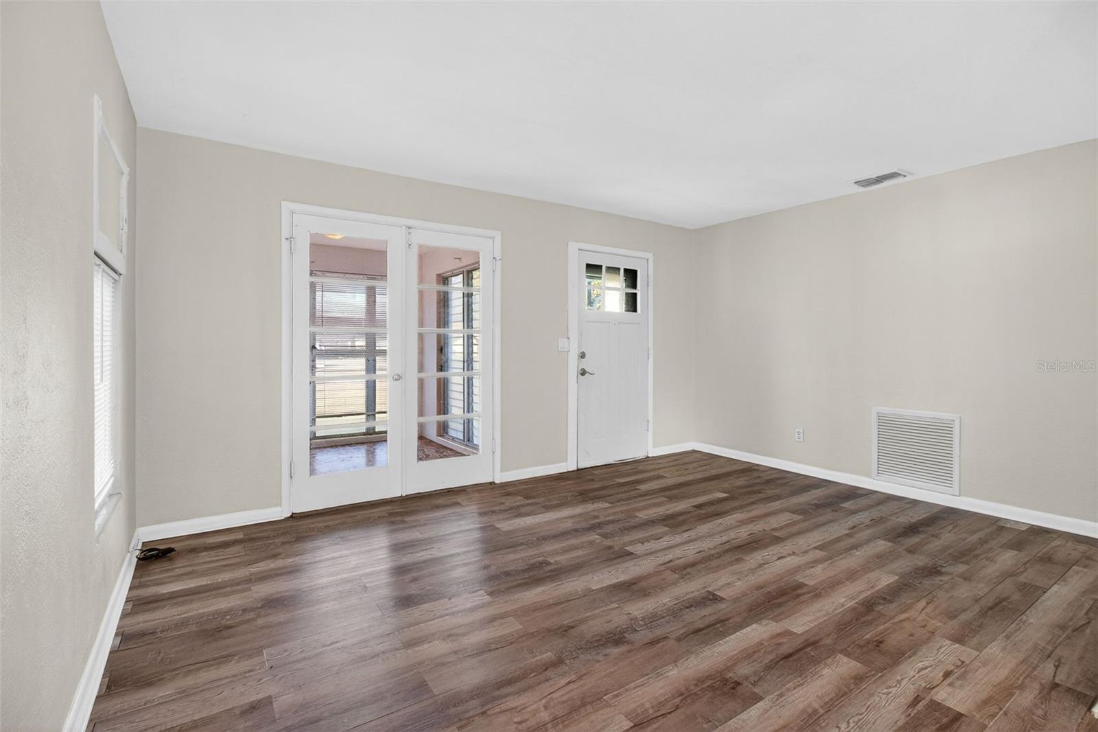 BREEZE HILL - Residential